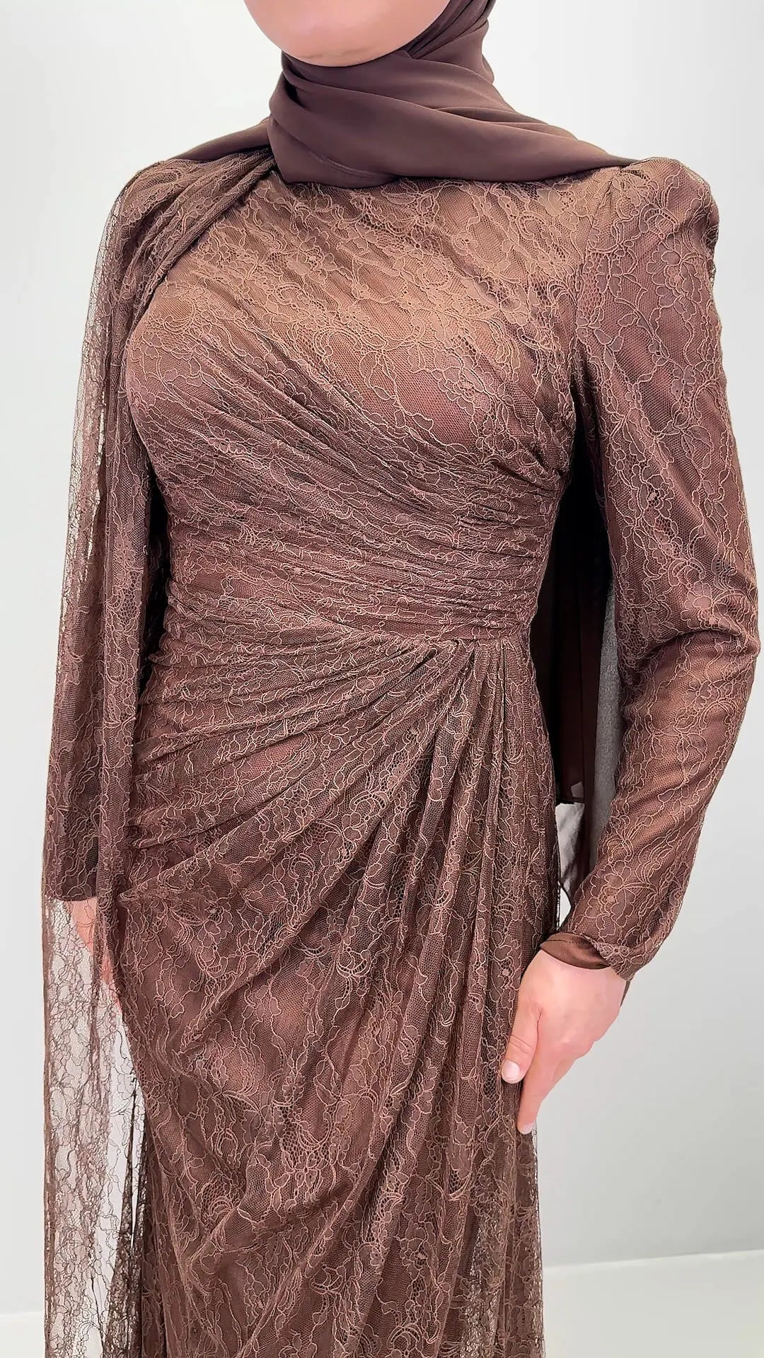 Vestido de noche Mireya Marrón