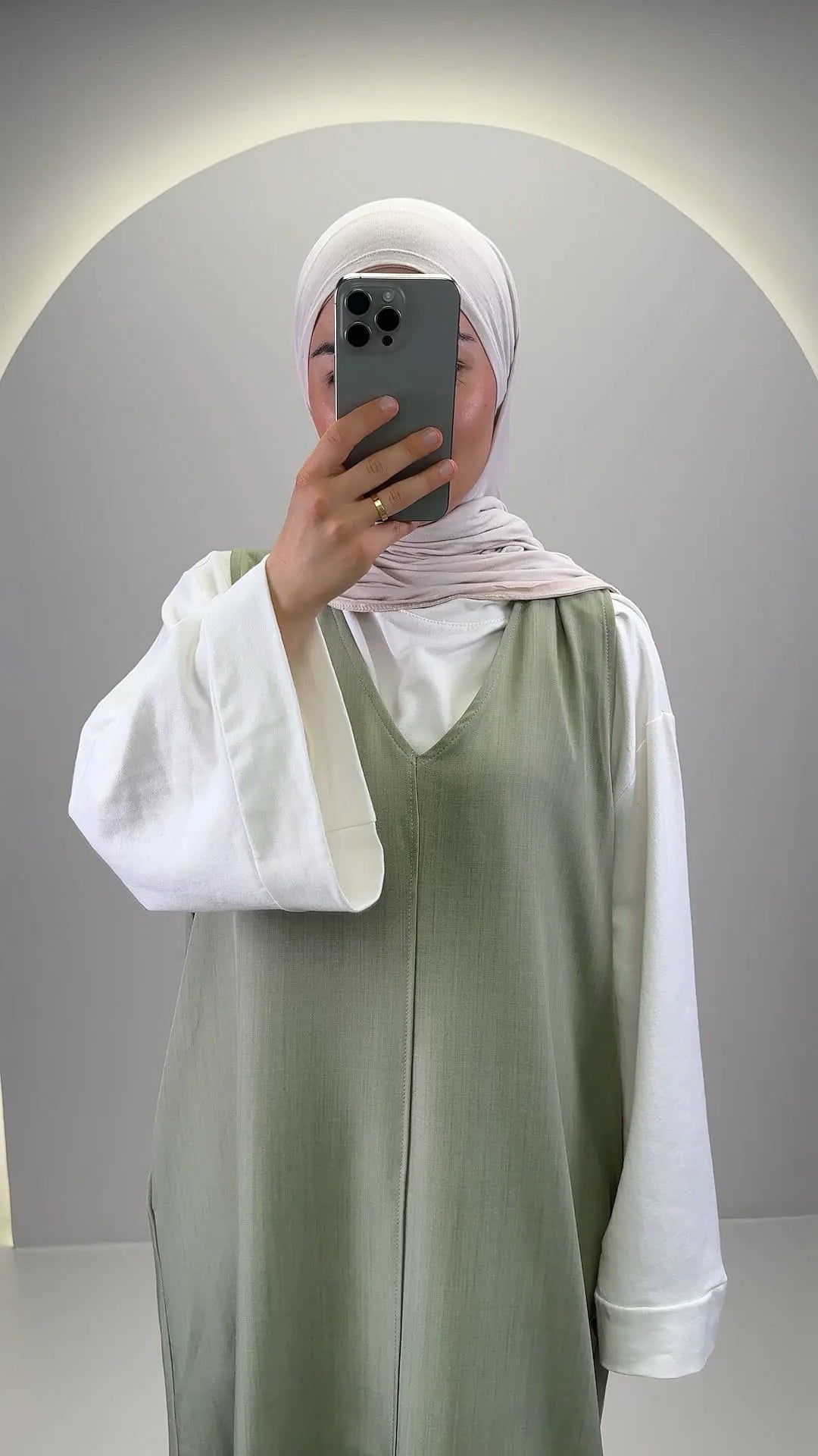 Top Amira