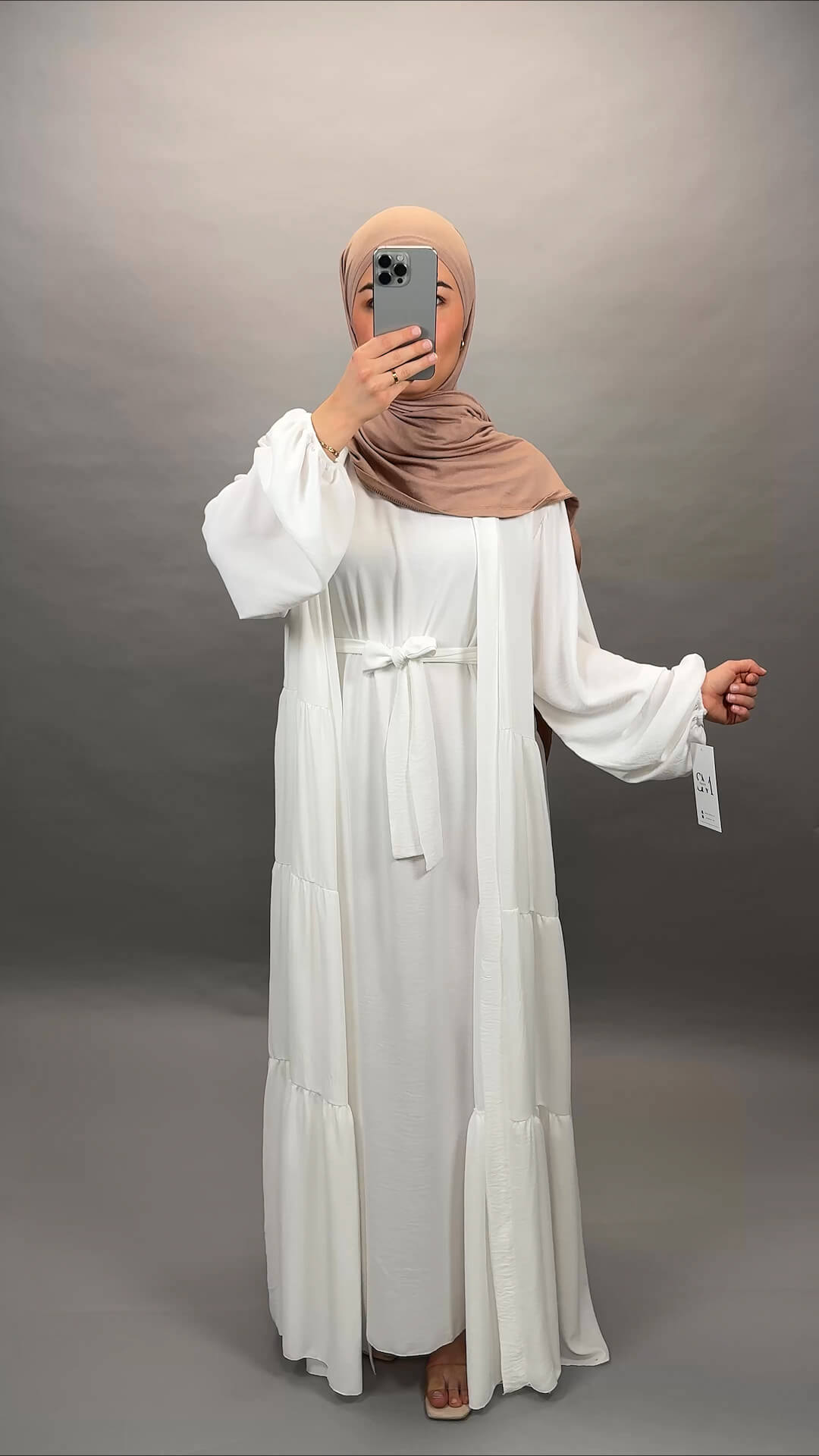 Senem Abaya blanca