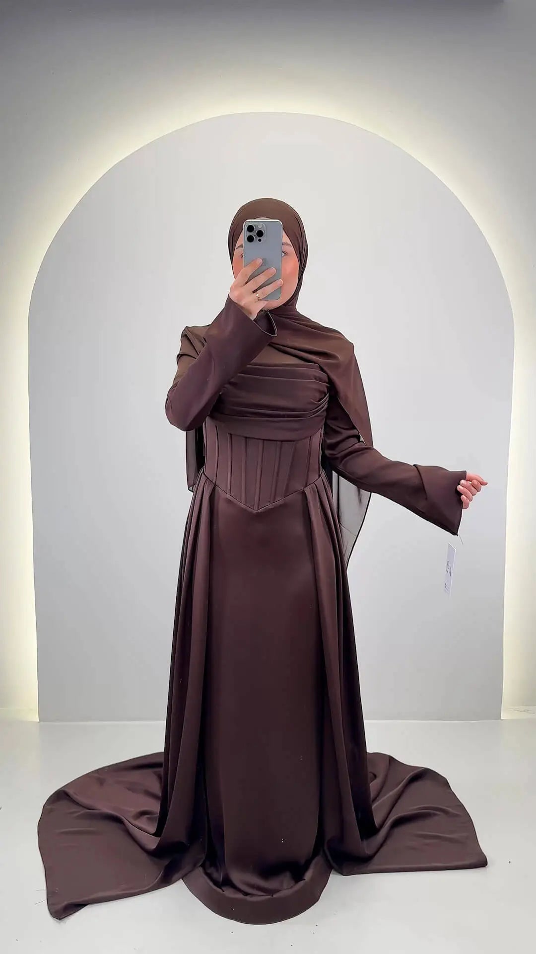 Vestido de noche Uray marrón con Hijab