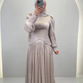 Estel vestido de noche con Hijab beige