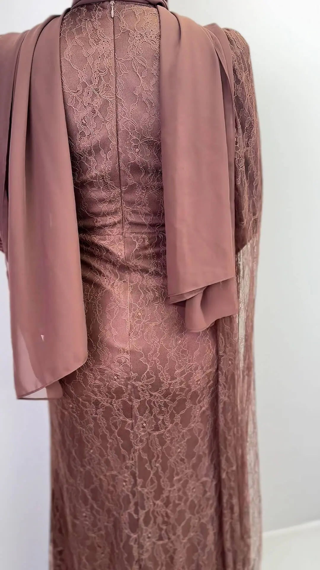 Vestido de noche Mireya Marrón
