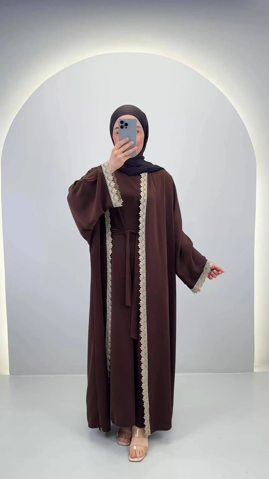 <tc>L</tc>i<tc>m</tc>una abaya <tc>S</tc>y Braun