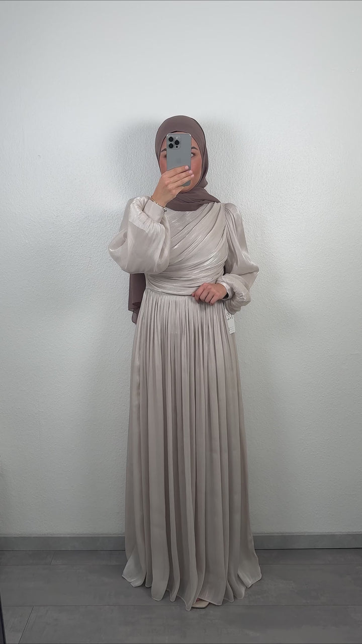 UN<tc>m</tc> robe de soirée ori beige